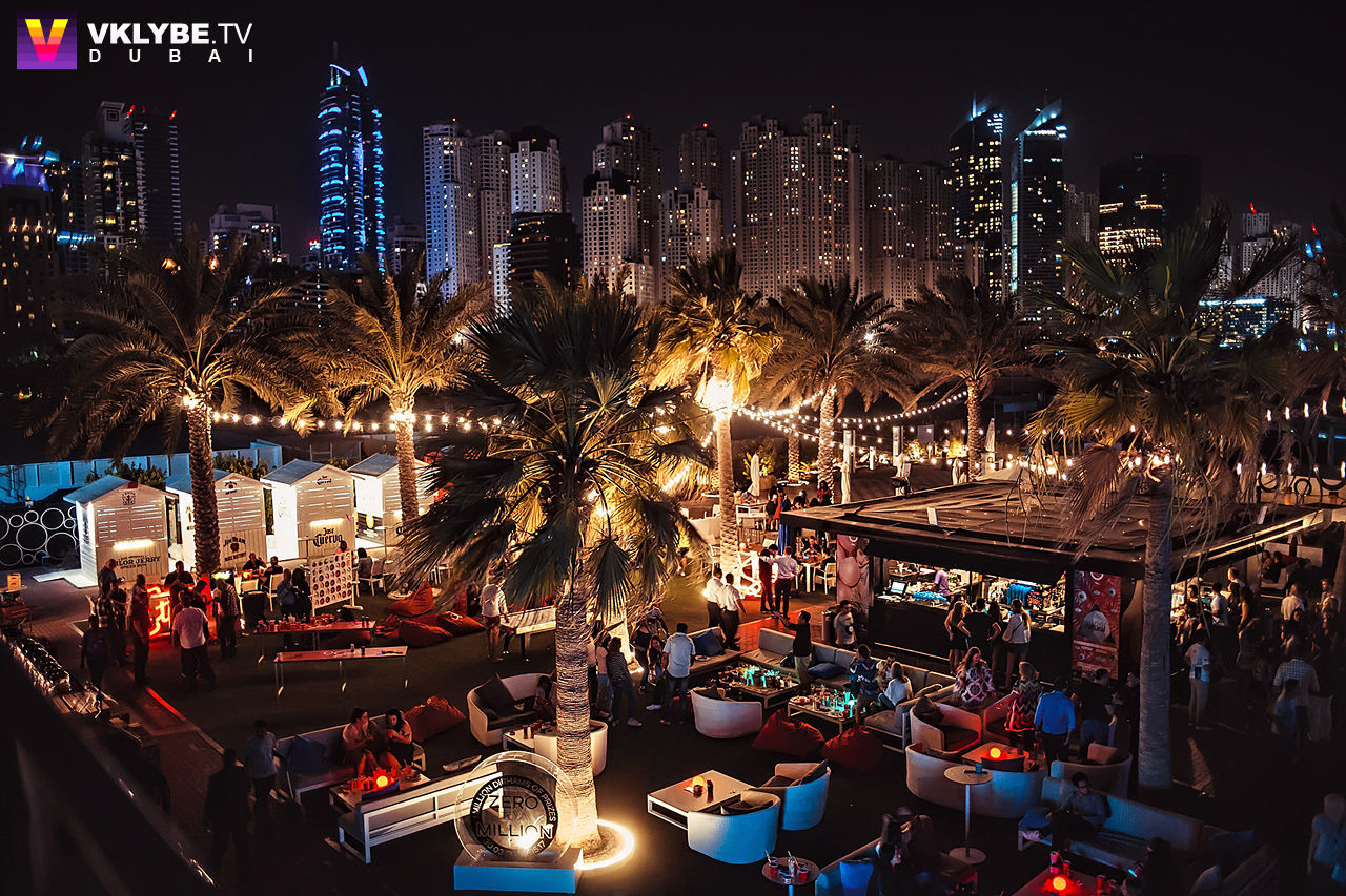 L a nights system b beach lounge. Знаменитый бар на пляже камала. Знаменитый бар на пляже камала. Песни бикини. Красивый вид на океан.